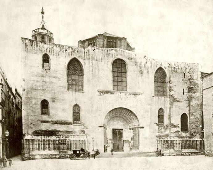foto catedral antigua de barcelona